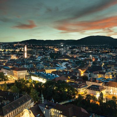 Blick über Graz bei Dämmerung