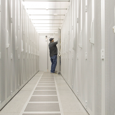 Citycom Mitarbeiter im Colocation Rechenzentrum in Graz